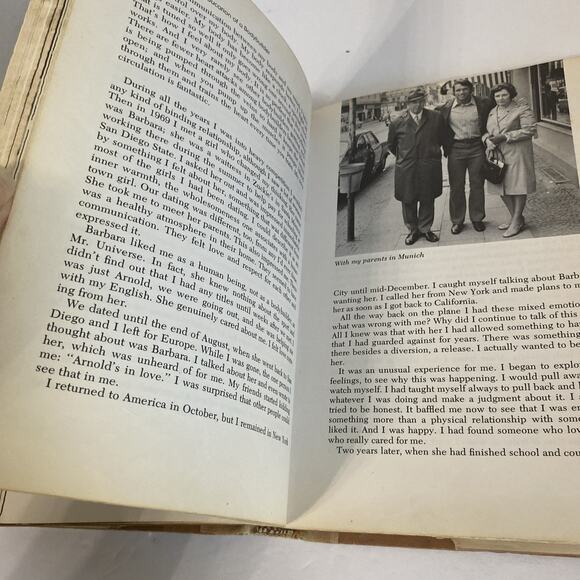 Arnold: The Education Of A Bodybuilder Hardcover (1977) HC DJ Ex Lib - Picture 15 of 16